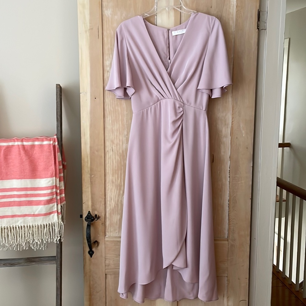 Astr The Label Delaney Flutter Sleeve Midi Dress - image 1